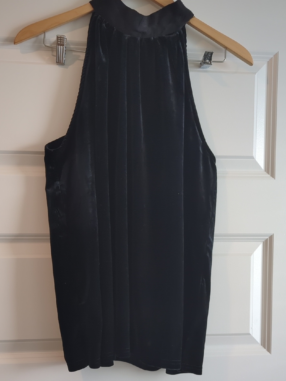 New York & Company Black Velvet Halter Top P2P 25 L28